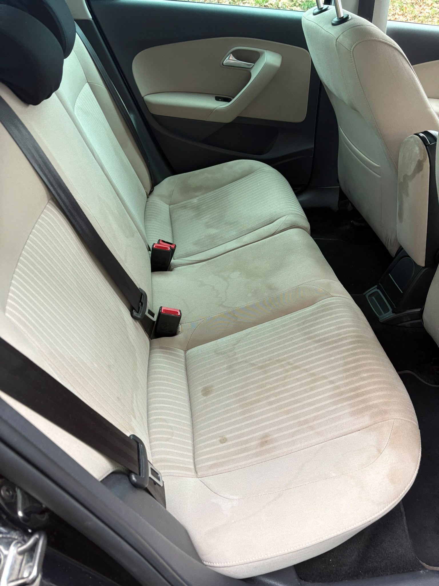 Siège auto avant nettoyage